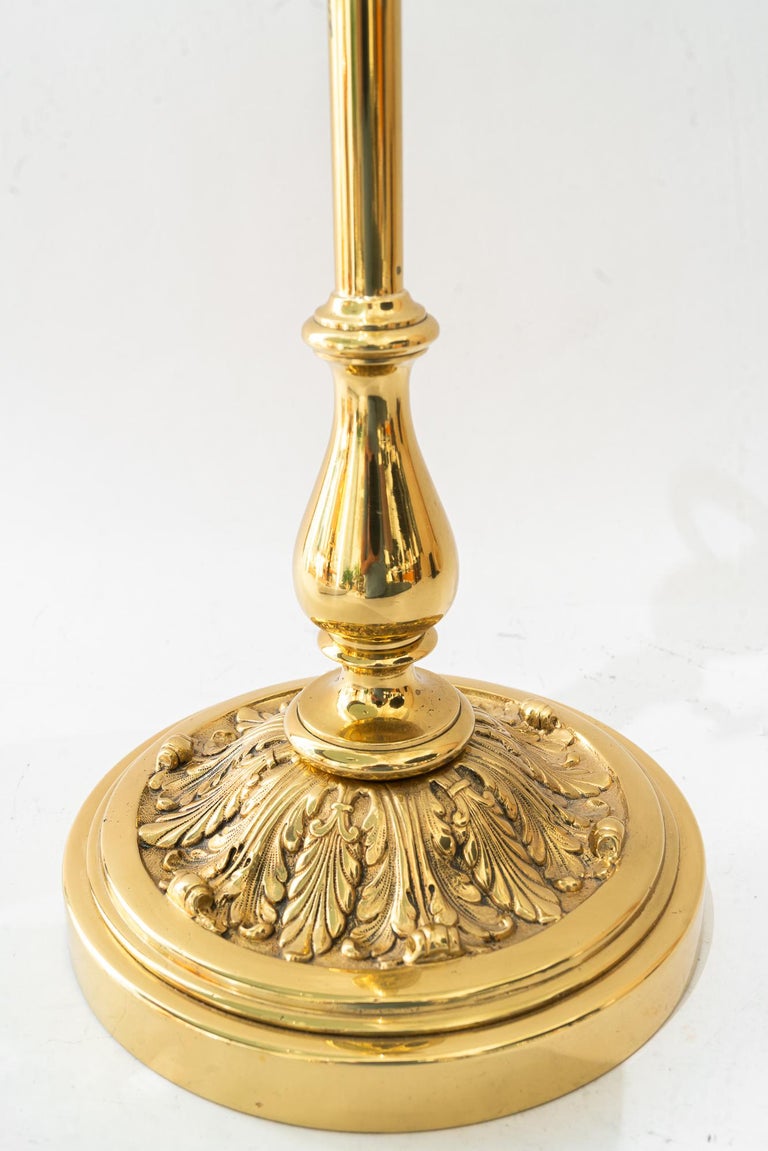 Swiveling and hight adjustable art deco table lamp with original opal glass 1920